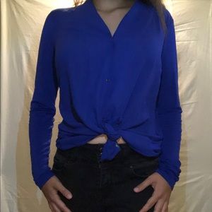 Long sleeve blue top